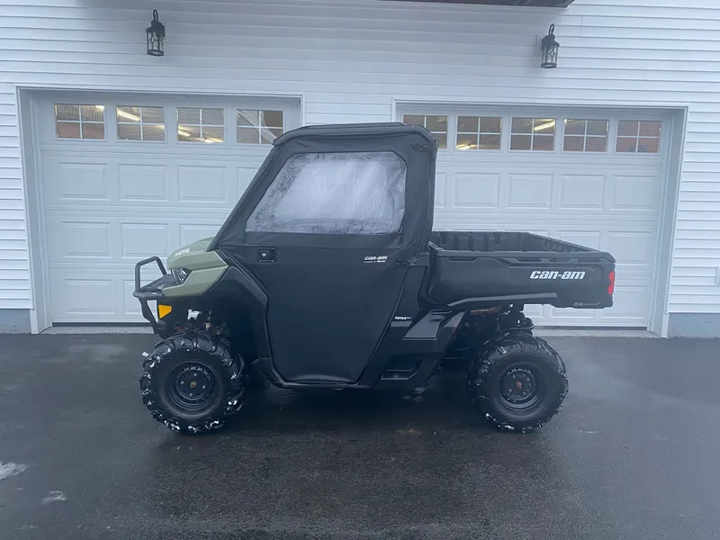 2018 Can-Am Defender HD5 EPS — photo 4 of 8