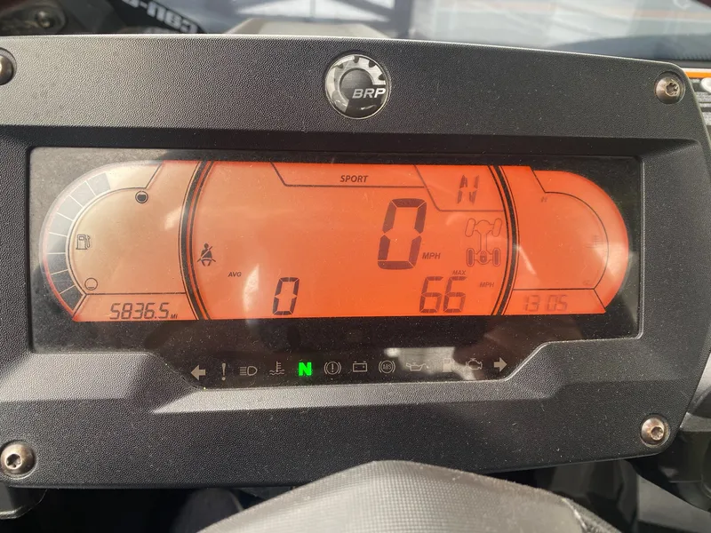 2021 Can-Am Maverick Sport XMR — photo 6 of 6