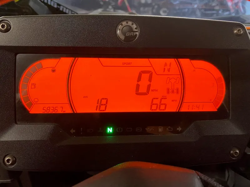 2021 Can-Am Maverick Sport XMR — photo 11 of 11