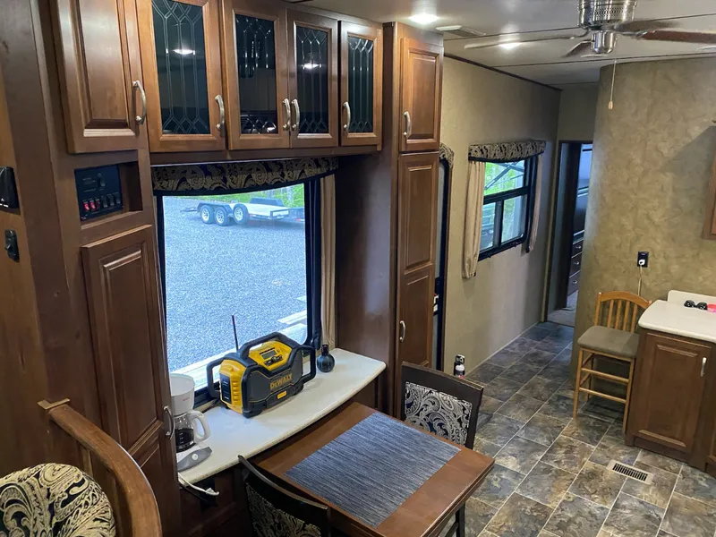 2015 Rushmore 44 Lincoln — photo 11 of 20