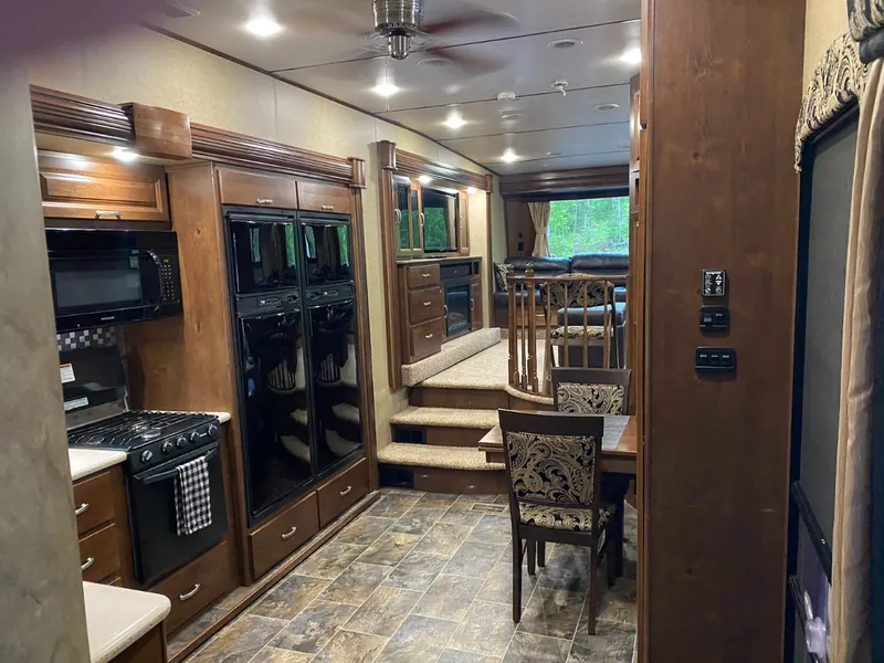 2015 Rushmore 44 Lincoln — photo 5 of 20