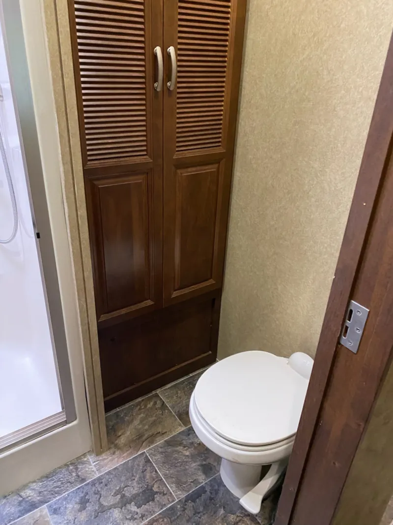 2015 Rushmore 44 Lincoln — photo 19 of 20