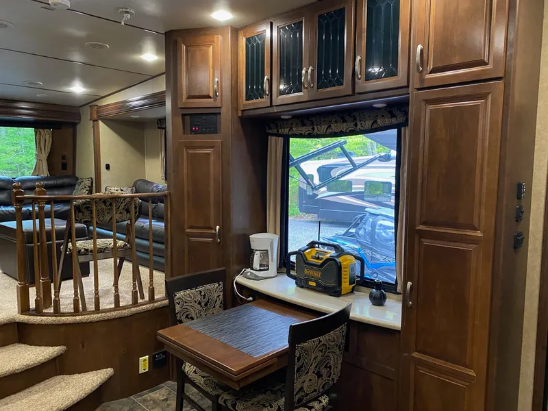 2015 Rushmore 44 Lincoln — photo 6 of 20