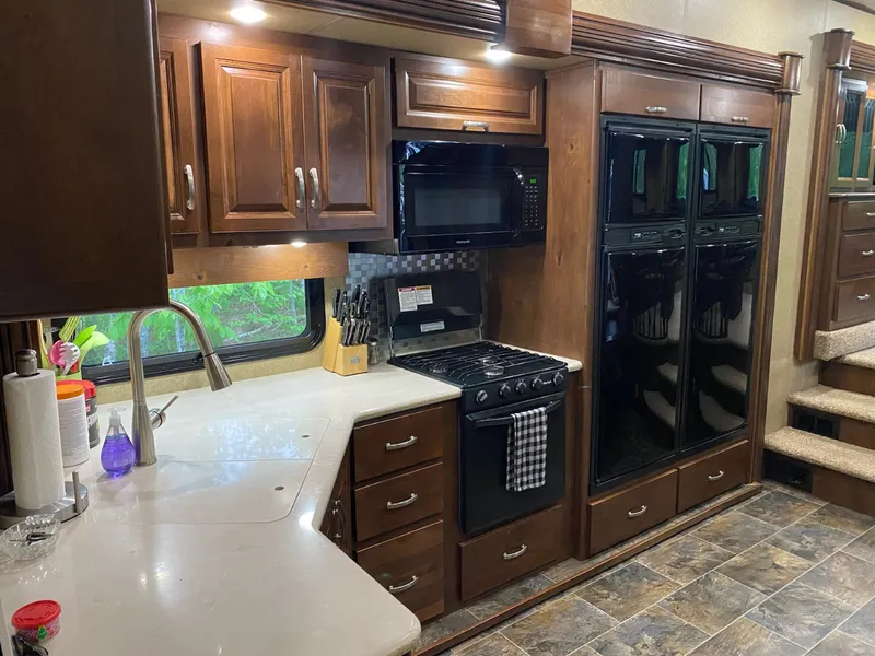 2015 Rushmore 44 Lincoln — photo 14 of 20