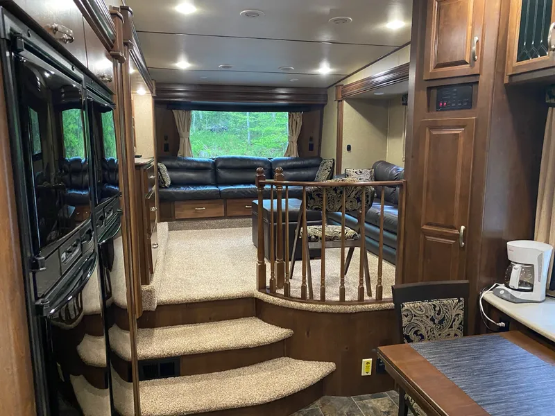 2015 Rushmore 44 Lincoln — photo 7 of 20