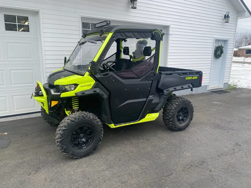 2021 Can-Am Defender HD10 XMR — photo 3 of 12