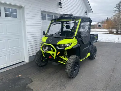 2021 Can-Am Defender HD10 XMR — photo 1 of 12
