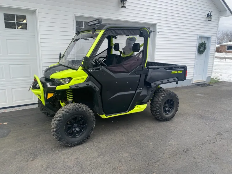 2021 Can-Am Defender HD10 XMR — photo 4 of 12