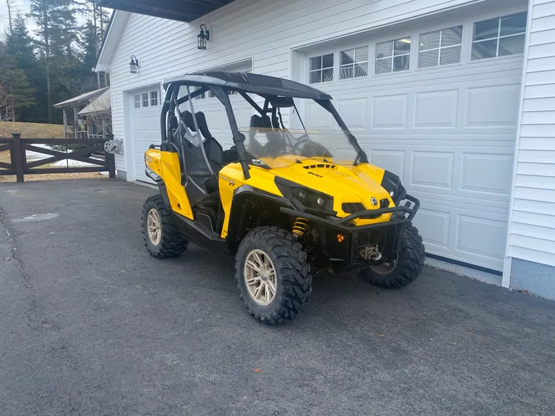 2014 Can-Am Commander XT — photo 3 of 6
