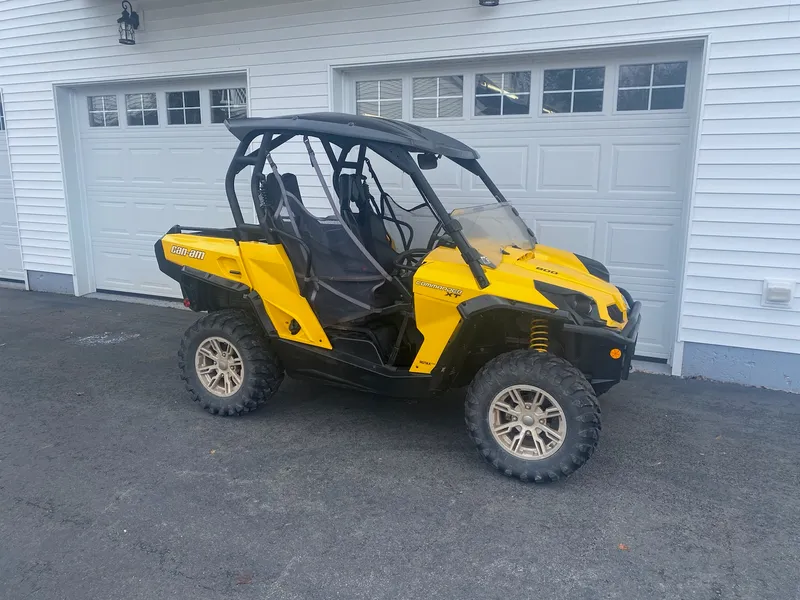 2014 Can-Am Commander XT — photo 4 of 6