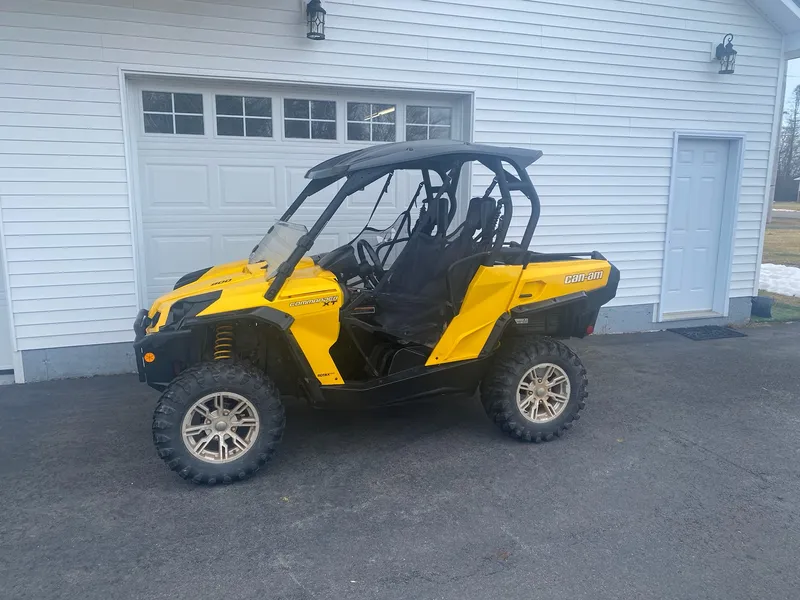 2014 Can-Am Commander XT — photo 5 of 6