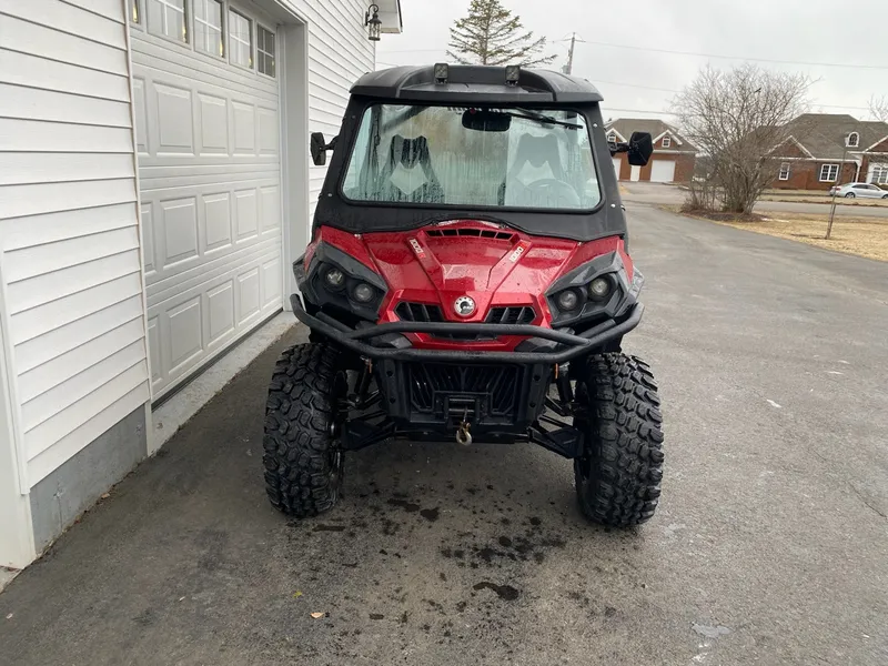 2018 Can-Am Commander 1000R XT — photo 2 of 7