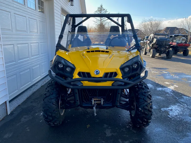 2013 Can-Am Commander 800XT — photo 3 of 9