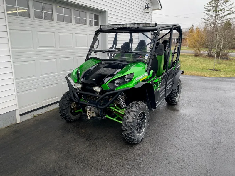 2022 Kawasaki Teryx 4S — photo 2 of 2
