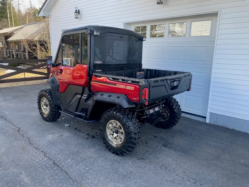 2024 Can-Am Defender HD10 Limited — photo 8 of 9