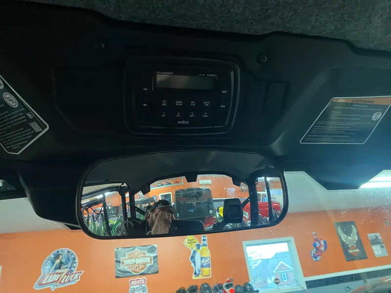 2024 Can-Am Defender HD10 Limited — photo 11 of 13