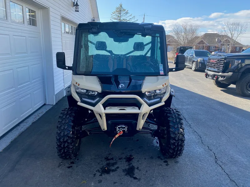 2024 Can-Am Defender HD10 Limited — photo 2 of 13