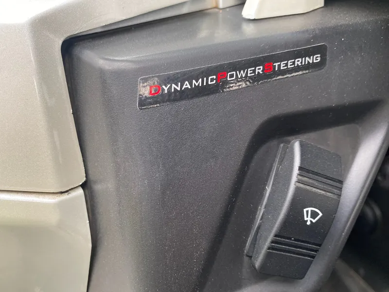 2015 Can-Am Commander 800XT — photo 11 of 14