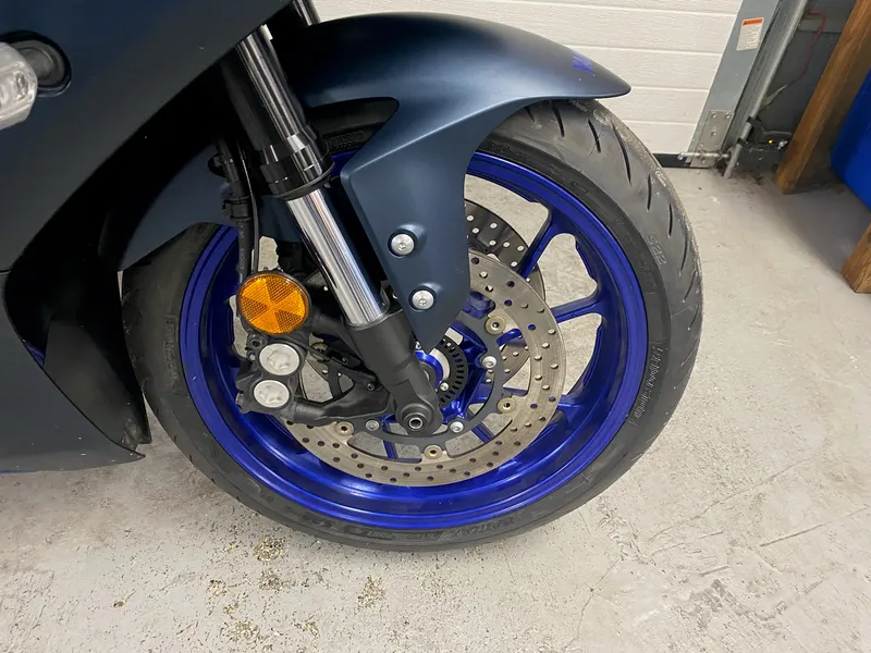 2023 Yamaha R7 — photo 6 of 10
