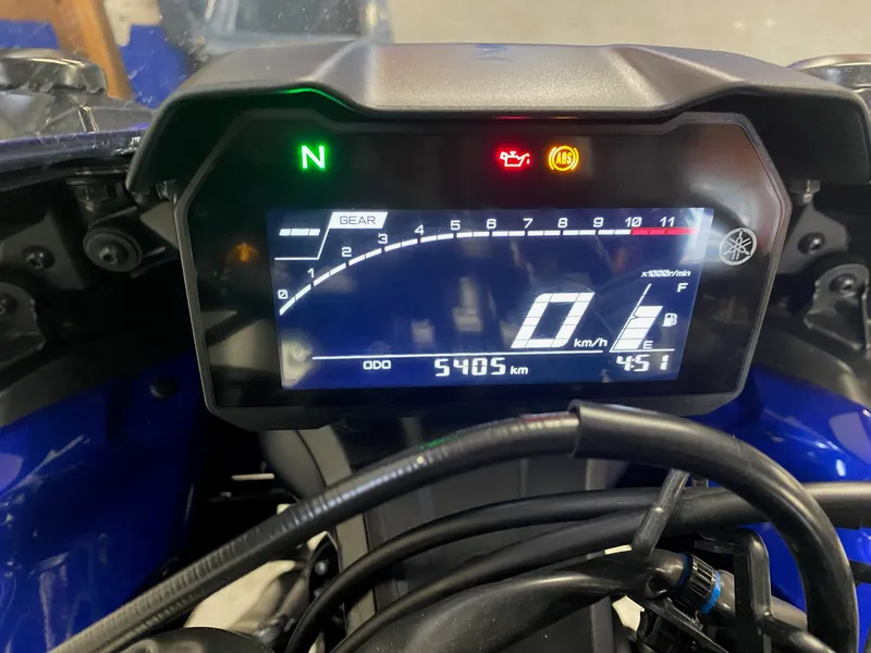 2023 Yamaha R7 — photo 8 of 10