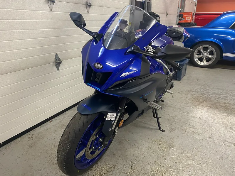 2023 Yamaha R7 — photo 5 of 10