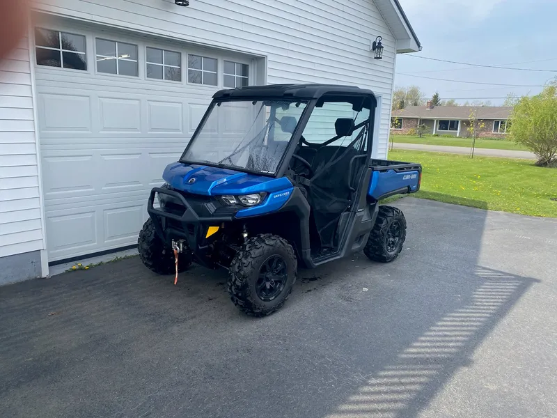 2023 Can-Am Defender XT HD9 — photo 1 of 7