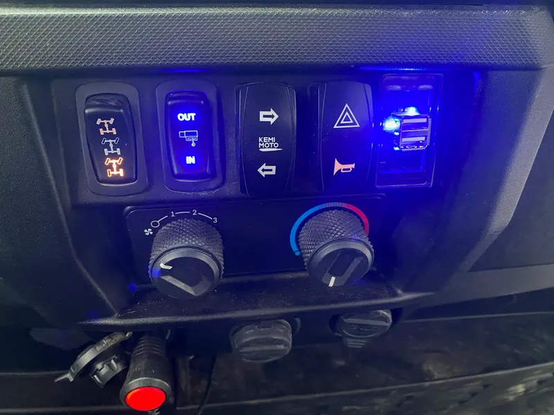 2023 Polaris Ranger 1000 Premium MAX 4dr — photo 9 of 11