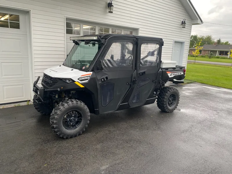 2023 Polaris Ranger 1000 Premium MAX 4dr — photo 4 of 11