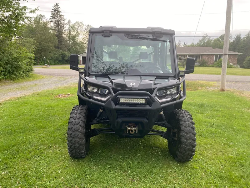 2022 Can-Am Defender Lone Star Max — photo 3 of 20