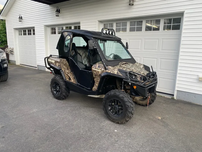 2016 Can-Am Commander Mossy Oak — photo 2 of 11