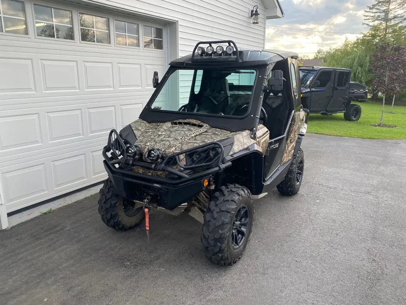 2016 Can-Am Commander Mossy Oak — photo 3 of 11