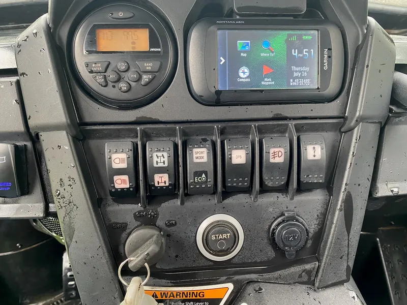 2020 Can-Am Commander 1000R Limited — photo 9 of 11