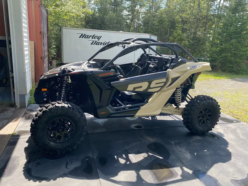 2023 Can-Am Maverick RS Turbo RR — photo 2 of 8