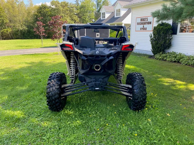 2023 Can-Am Maverick RS Turbo RR — photo 5 of 8