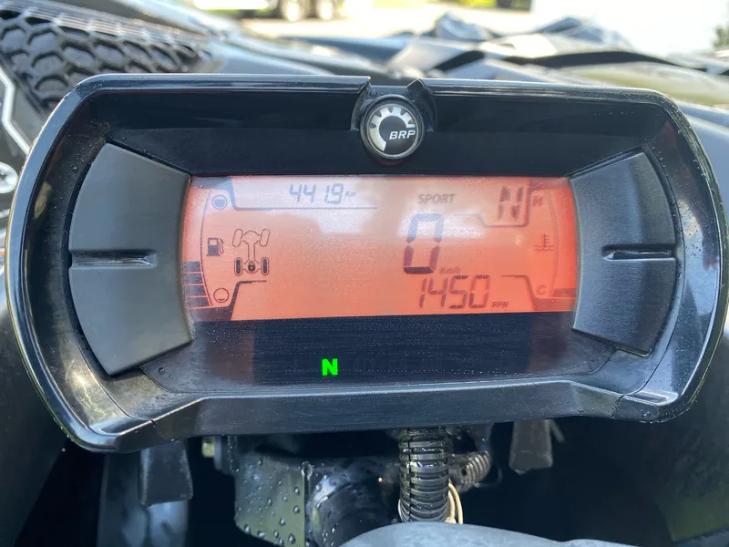 2023 Can-Am Maverick RS Turbo RR — photo 6 of 8