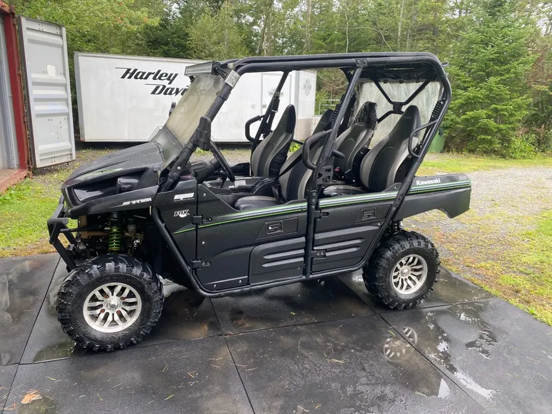 2015 Kawasaki Teryx4 800 — photo 2 of 10