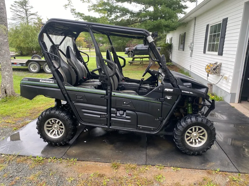 2015 Kawasaki Teryx4 800 — photo 4 of 10