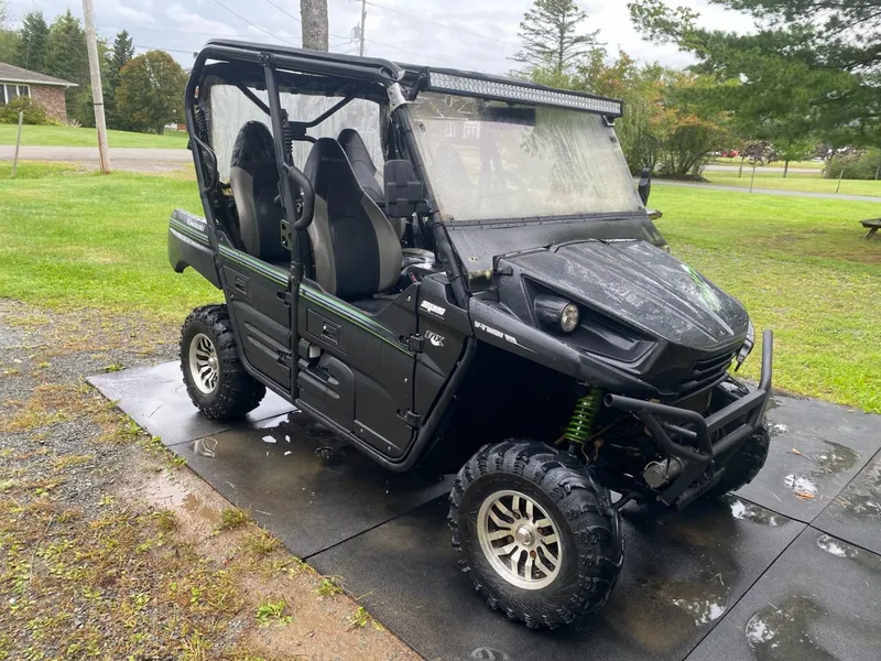 2015 Kawasaki Teryx4 800 — photo 3 of 10