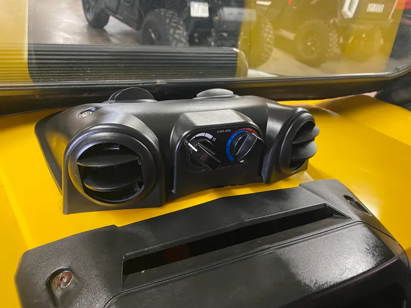 2013 Can-Am Commander 1000 — photo 9 of 12