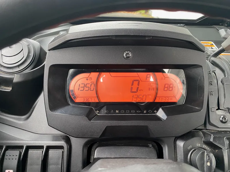 2024 Can-Am Defender HD10 Limited — photo 12 of 15