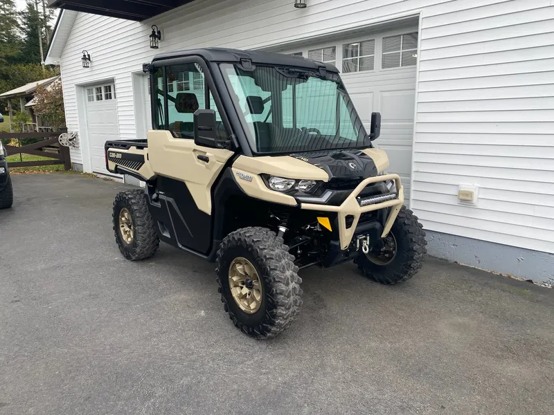 2024 Can-Am Defender HD10 Limited — photo 2 of 15